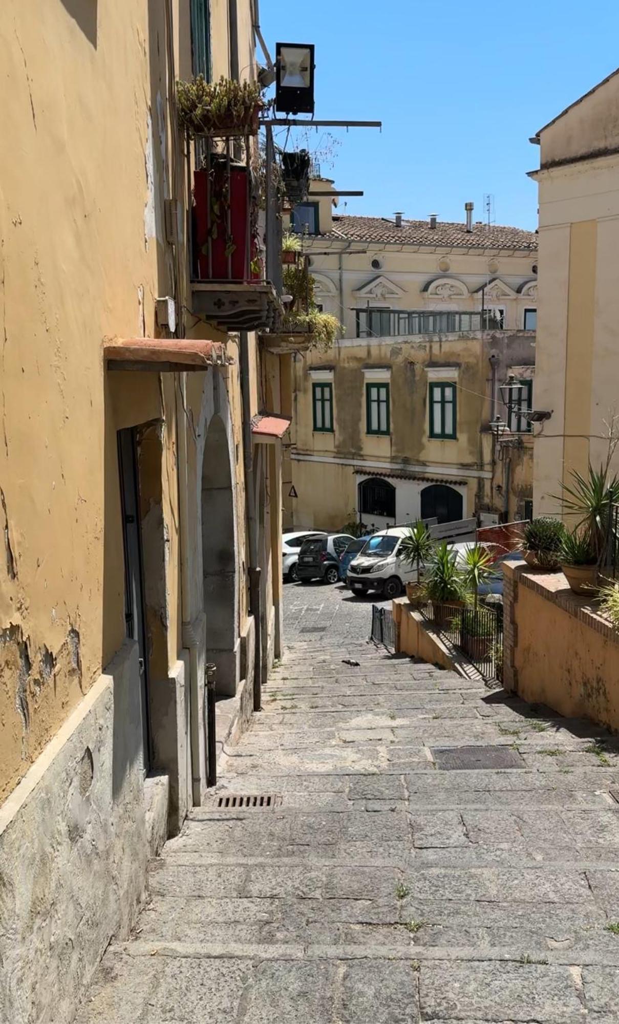 Casa "Kapri" Da Eva - Salerno Centro Con Self Check-Inアパートメント エクステリア 写真